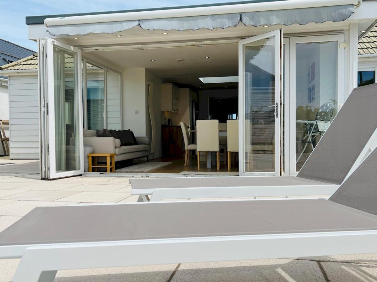 Pass The Keys Fabulous Beach Front Holiday Location Lydd Exterior photo